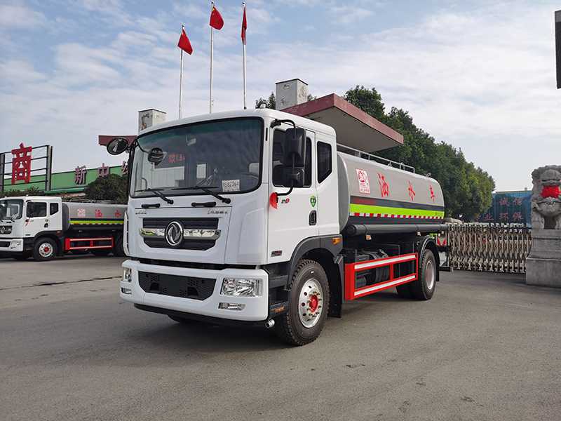 東風(fēng)D9  12-15噸   灑水車